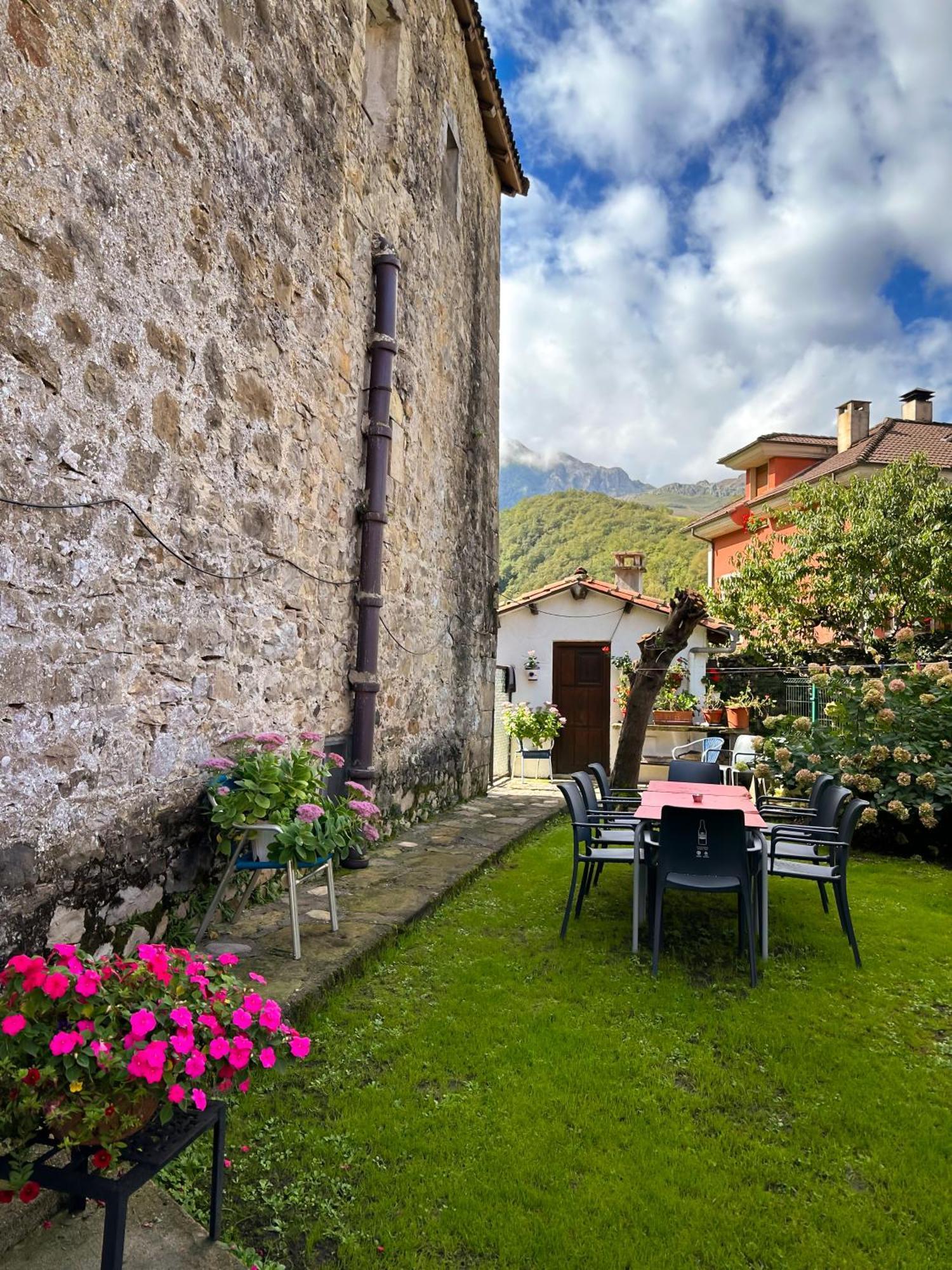 Casa Rural El Torrejon Arenas De Cabrales Ngoại thất bức ảnh